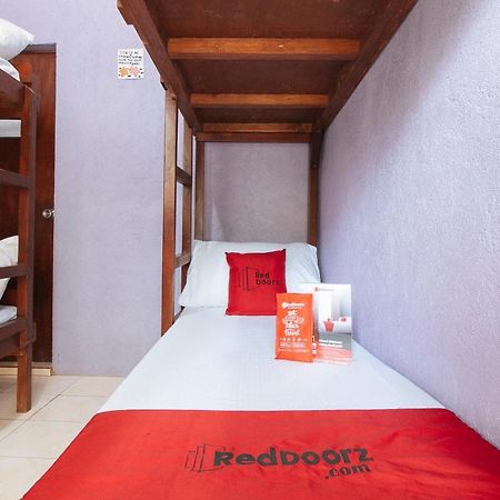 Reddoorz Hostel @ Popoy'S Backpackers Mati Exterior foto